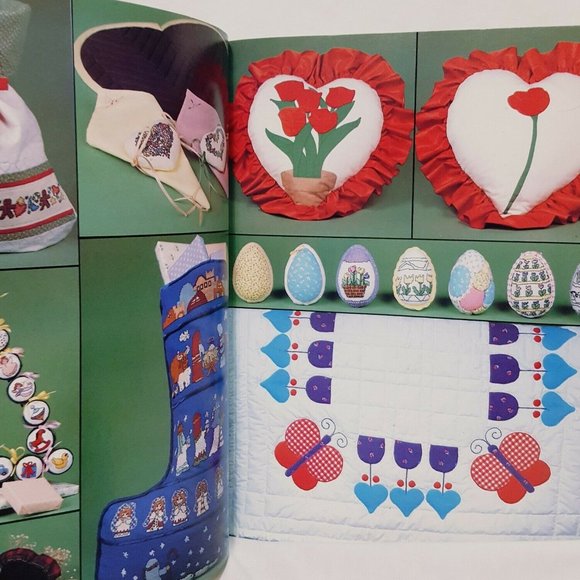 A Teddy Bear Holiday Cross Stitch Sewing Book 1982 - Picture 4 of 12